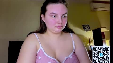 Snapshot of dreamyblushfairy chatting on 28, 3, 2026 Mila online show from 28, 3, 2026