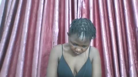Snapshot of dreamylyne chatting on 8, 9, 2025 MERCY online show from 8, 9, 2025