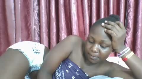 Snapshot of dreamylyne chatting on 12, 9, 2025 MERCY online show from 12, 9, 2025