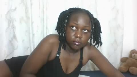 Snapshot of dreamylyne chatting on 7, 10, 2025 MERCY online show from 7, 10, 2025