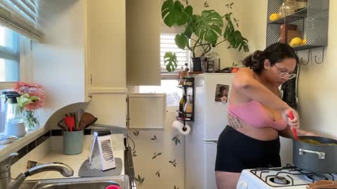 RIRI OR DREAMY online show from 15, 1, 2025