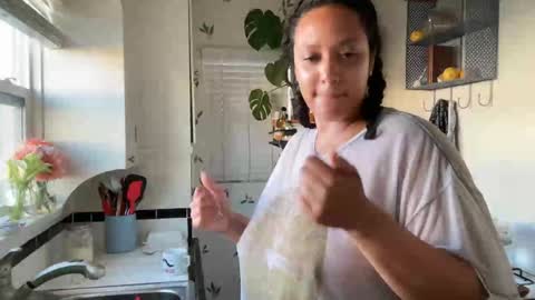 RIRI OR DREAMY online show from 18, 1, 2025