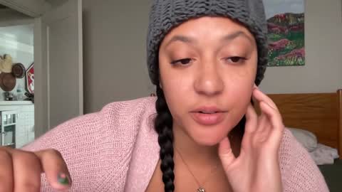 RIRI OR DREAMY online show from 25, 1, 2025