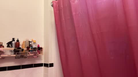 RIRI OR DREAMY online show from 11, 2, 2025