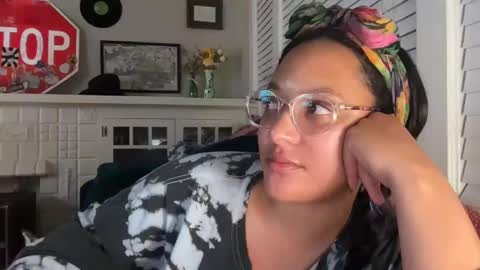 RIRI OR DREAMY online show from 6, 3, 2025