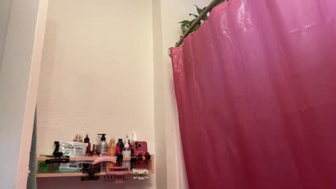 RIRI OR DREAMY online show from 11, 3, 2025