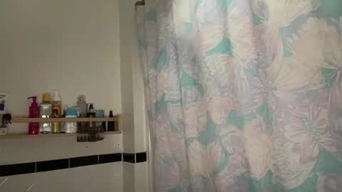 RIRI OR DREAMY online show from 30, 9, 2025