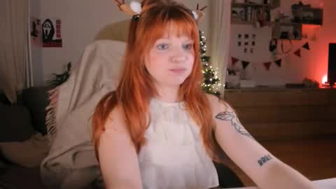 Snapshot of dreamysoul chatting on 18, 12, 2025 my name is Lia online show from 18, 12, 2025