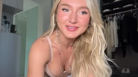 Snapshot of dreamyylilah chatting on 20, 6, 2026 Lilah online show from 20, 6, 2026
