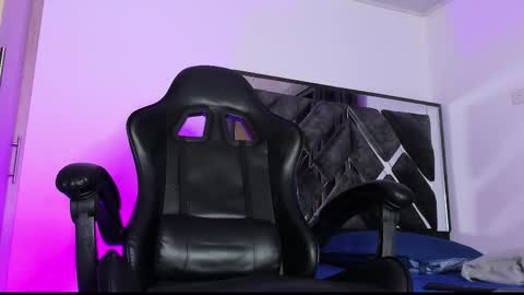 Snapshot of drekev_ chatting on 16, 12, 2025 Kevin online show from 16, 12, 2025