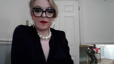 Snapshot of dressasdesired chatting on 18, 6, 2026 dressasdesired online show from 18, 6, 2026