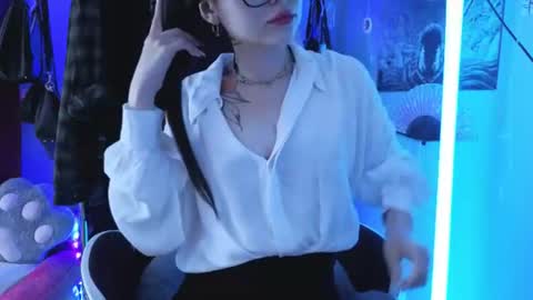 Tara  Sonny online show from 4, 6, 2026