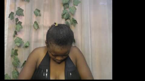 Snapshot of dripqueenx chatting on 12, 6, 2026 linda online show from 12, 6, 2026