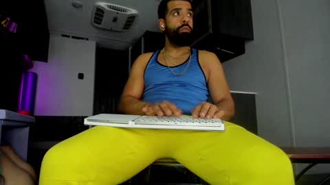 Snapshot of drizzys_room chatting on 19, 1, 2025 DirtyDrizzy online show from 19, 1, 2025