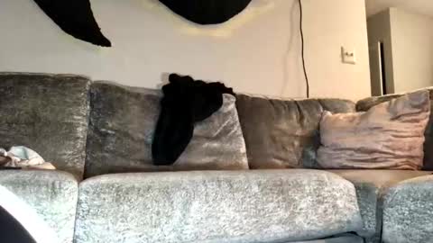 2xTheTrouble online show from 24, 11, 2025