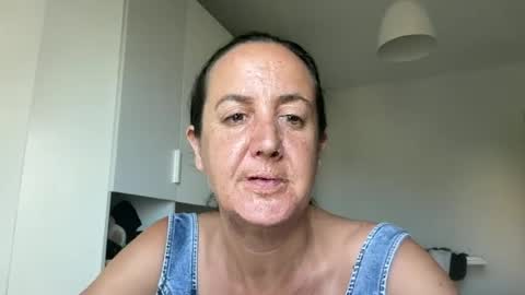 Snapshot of drresa chatting on 7, 7, 2026 Dr. Resa online show from 7, 7, 2026