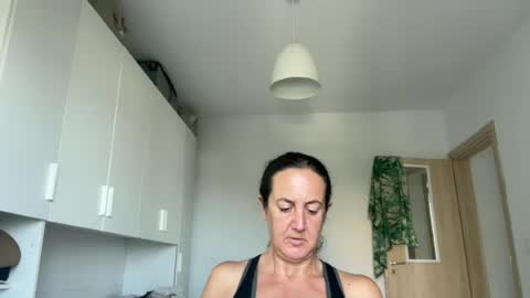 Snapshot of drresa chatting on 17, 7, 2026 Dr. Resa online show from 17, 7, 2026