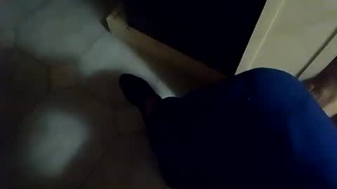 Snapshot of dthedog12 chatting on 13, 11, 2025 dthedog12 online show from 13, 11, 2025