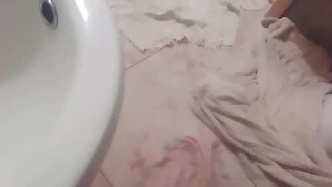 Snapshot of dthedog12 chatting on 16, 11, 2025 dthedog12 online show from 16, 11, 2025