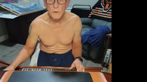 Snapshot of dubl55nikl chatting on 27, 10, 2025 DublNikl online show from 27, 10, 2025