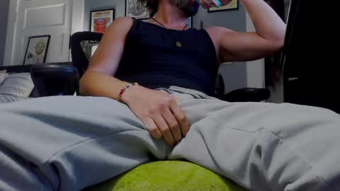 Snapshot of dude_b_horny chatting on 4, 4, 2026 Oliver online show from 4, 4, 2026