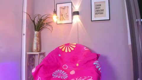 dulce__fiore07 online show from 17, 9, 2025