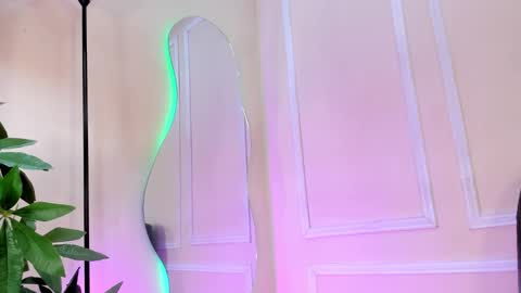 dulce__fiore07 online show from 19, 12, 2025