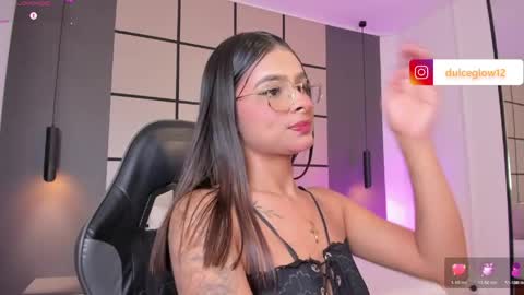Snapshot of dulce_glow_ chatting on 19, 5, 2026 D U L C E online show from 19, 5, 2026