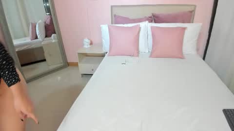 Snapshot of dulce_nathaly chatting on 1, 12, 2025 Dulce online show from 1, 12, 2025