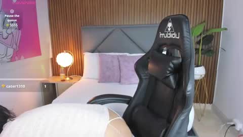 Snapshot of dulce_natyy chatting on 31, 1, 2025 N A T Y online show from 31, 1, 2025