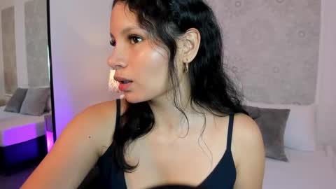 Snapshot of dulce_natyy chatting on 11, 9, 2025 N A T Y online show from 11, 9, 2025