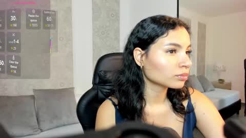 Snapshot of dulce_natyy chatting on 8, 10, 2025 N A T Y online show from 8, 10, 2025