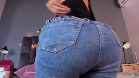 Snapshot of dulceaurora_ chatting on 13, 9, 2025 DULCE AURORA online show from 13, 9, 2025
