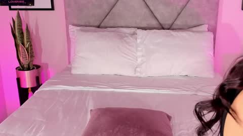 Dulcee Garcia online show from 2, 12, 2025