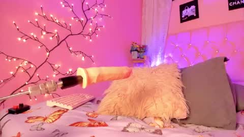 Snapshot of dulcegiirl chatting on 24, 9, 2025 DulceGirl online show from 24, 9, 2025