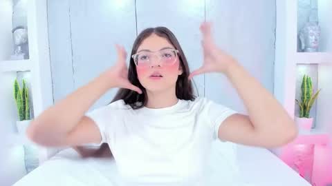 Snapshot of dulcevela chatting on 24, 10, 2025 dulcevela online show from 24, 10, 2025
