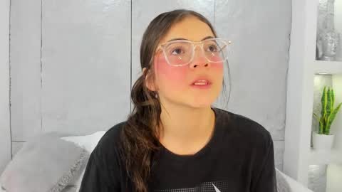 Snapshot of dulcevela chatting on 30, 10, 2025 dulcevela online show from 30, 10, 2025