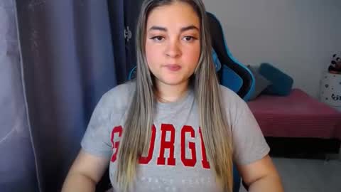 Snapshot of dumont_model chatting on 14, 12, 2024 Nicole online show from 14, 12, 2024