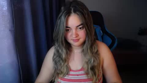 Snapshot of dumont_model chatting on 18, 12, 2024 Nicole online show from 18, 12, 2024