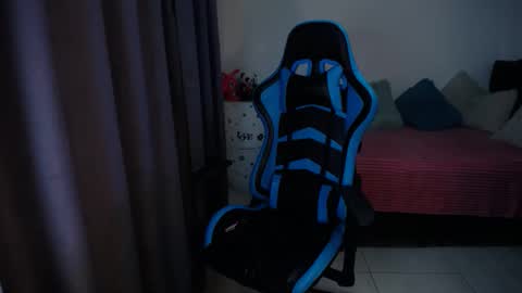 Snapshot of dumont_model chatting on 10, 1, 2025 Nicole online show from 10, 1, 2025