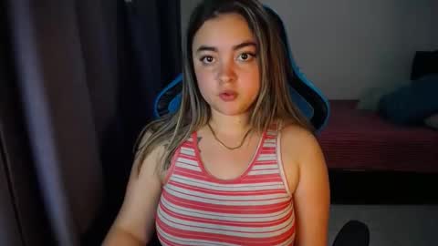 Snapshot of dumont_model chatting on 14, 1, 2025 Nicole online show from 14, 1, 2025