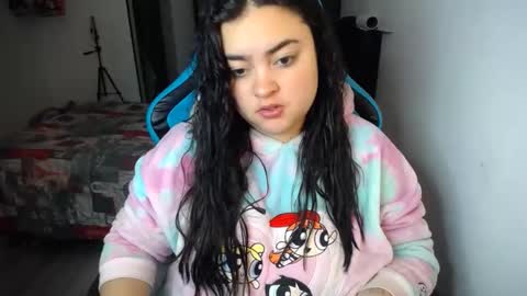 Snapshot of dumont_model chatting on 9, 9, 2025 Nicole online show from 9, 9, 2025