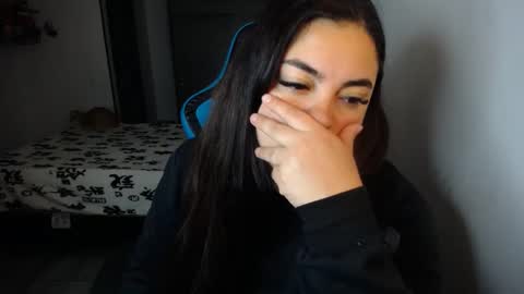 Snapshot of dumont_model chatting on 10, 10, 2025 Nicole online show from 10, 10, 2025