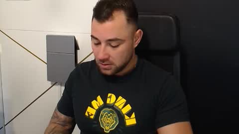 Snapshot of duncanstones chatting on 30, 10, 2025 DuncanStone online show from 30, 10, 2025