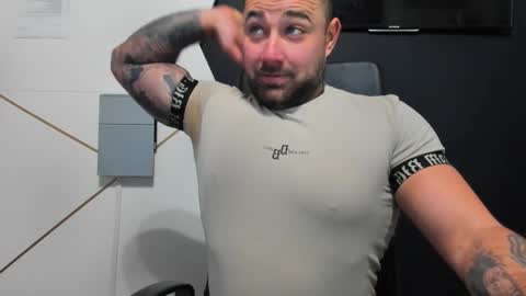 Snapshot of duncanstones chatting on 1, 12, 2025 DuncanStone online show from 1, 12, 2025