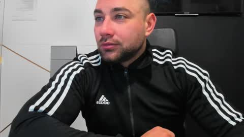 Snapshot of duncanstones chatting on 5, 12, 2025 DuncanStone online show from 5, 12, 2025