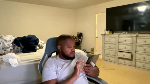 Snapshot of dunkeykongbbc chatting on 4, 2, 2026 dunkeykongbbc online show from 4, 2, 2026