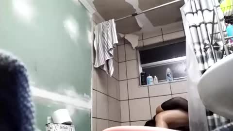 Snapshot of duo_cream_queens chatting on 3, 12, 2025 duo_cream_queens online show from 3, 12, 2025