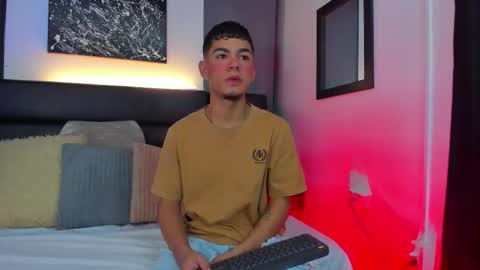 Snapshot of duolust chatting on 9, 9, 2025 Thomas and Noah online show from 9, 9, 2025