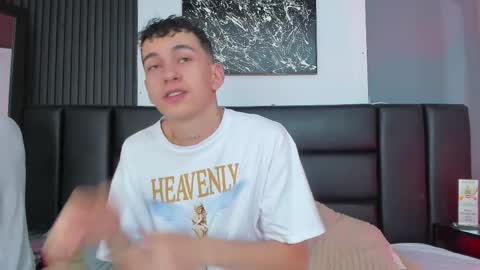 Snapshot of duolust chatting on 13, 9, 2025 Thomas and Noah online show from 13, 9, 2025